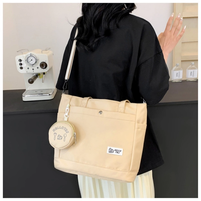 WORM'S HOME Tote