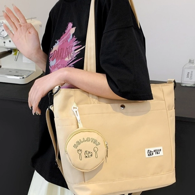 WORM'S HOME Tote