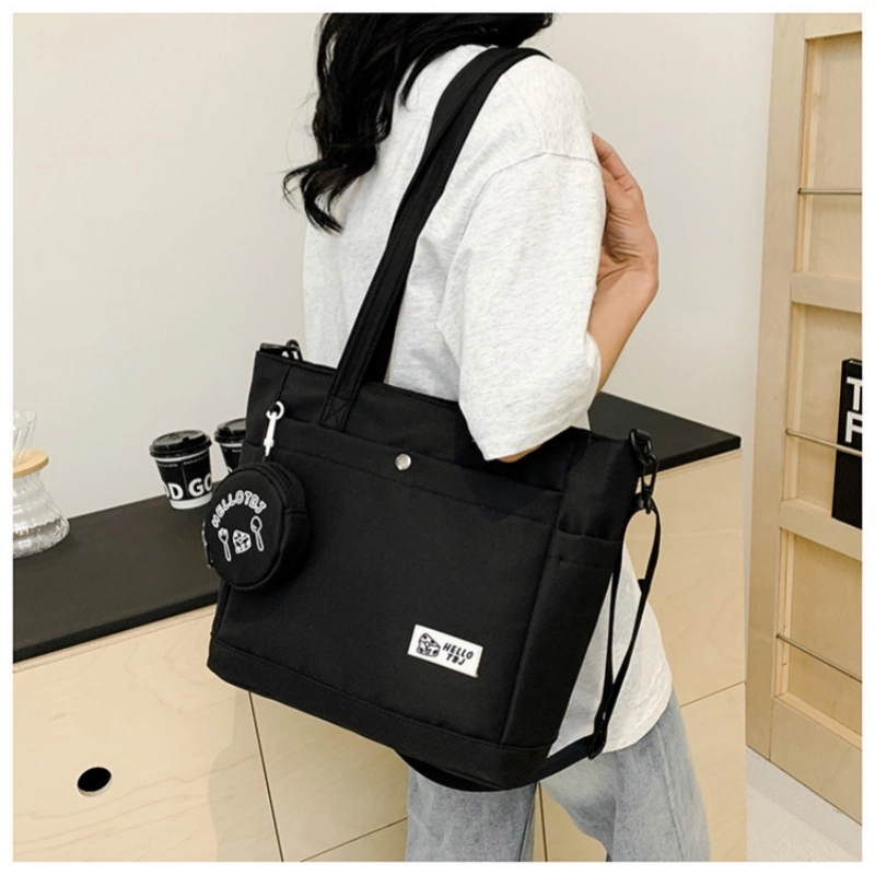 WORM'S HOME Tote