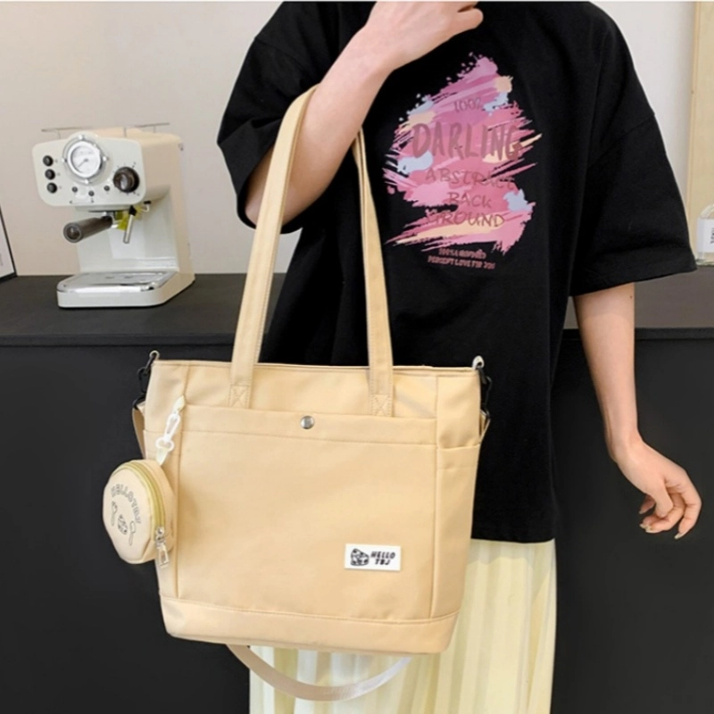 WORM'S HOME Tote