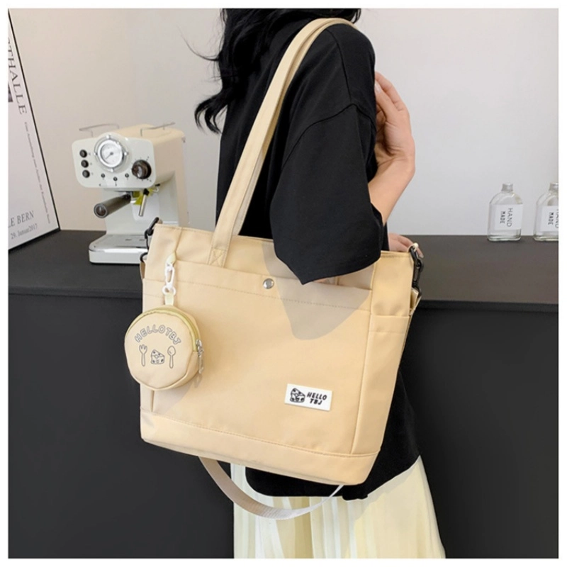 WORM'S HOME Tote
