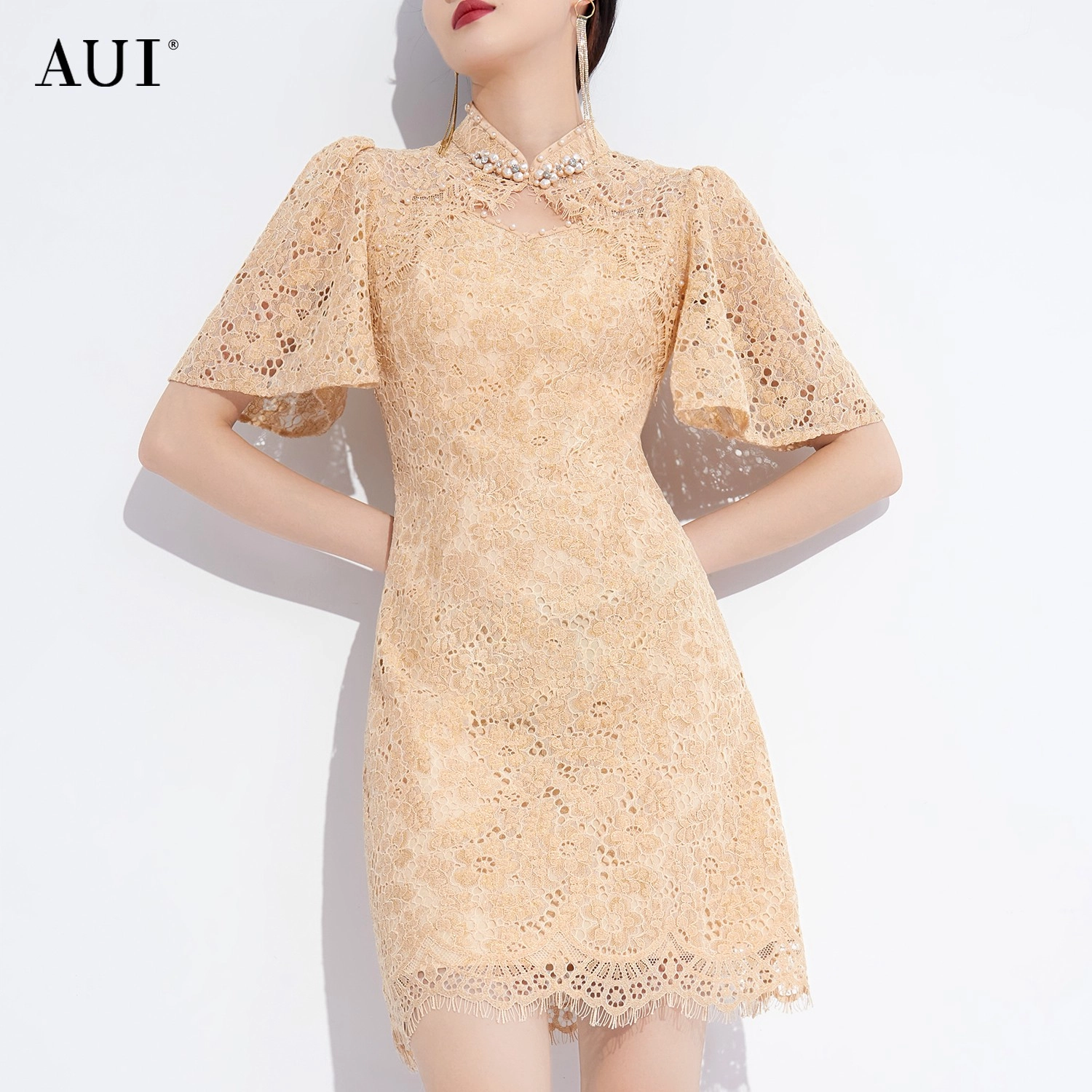 AUI