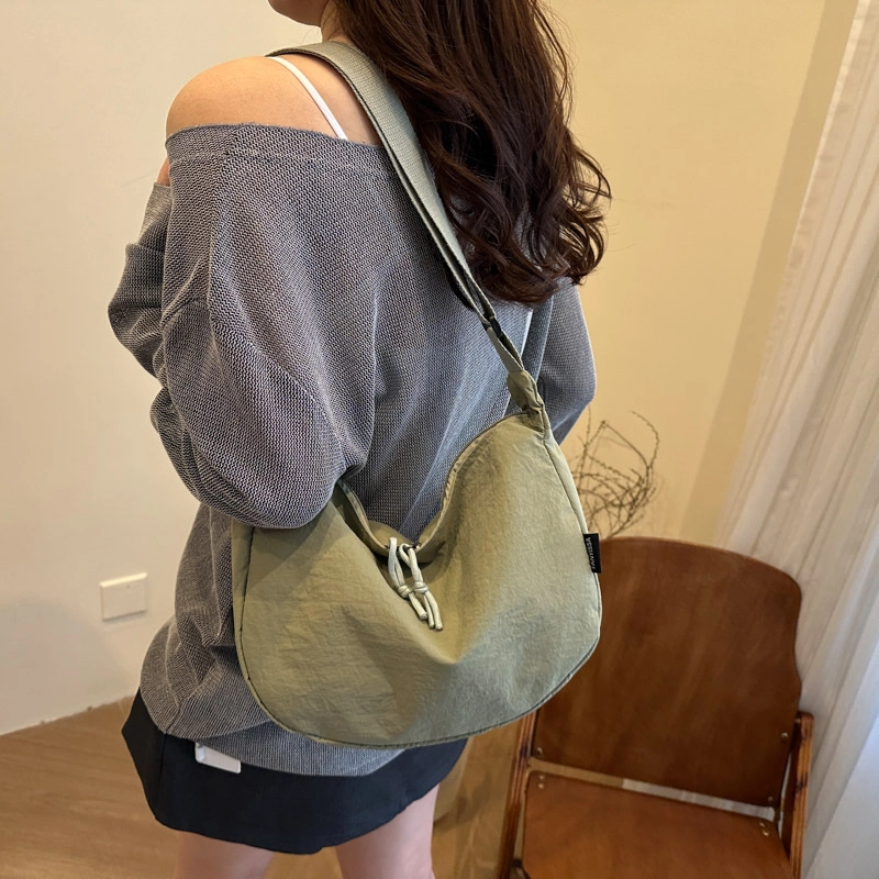 巴朗熊 日系原宿风简约百搭 涤纶 饺子包斜挎包 男女同款情侣款 多色