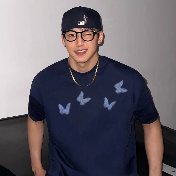 HIPHOPPUNKS T