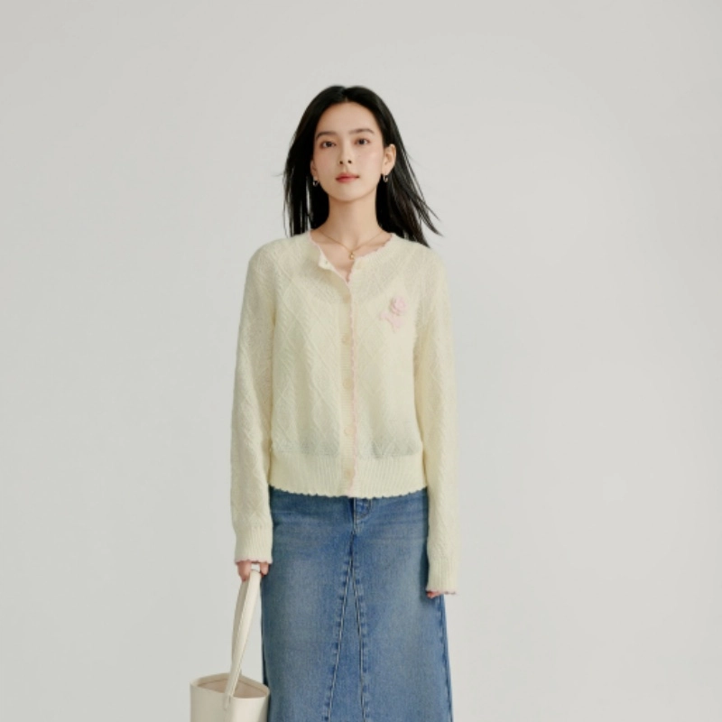 茵曼 法式立体花边圆领宽松百搭短开衫针织衫 女款
