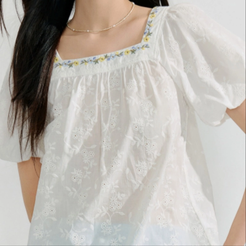 茵曼 法式花藤刺绣方领泡泡袖宽松短袖衬衫 女款