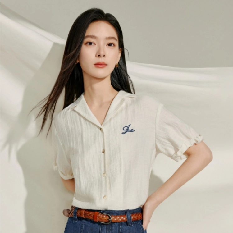 茵曼 法式皱感字母刺绣宽松短袖衬衫 女款