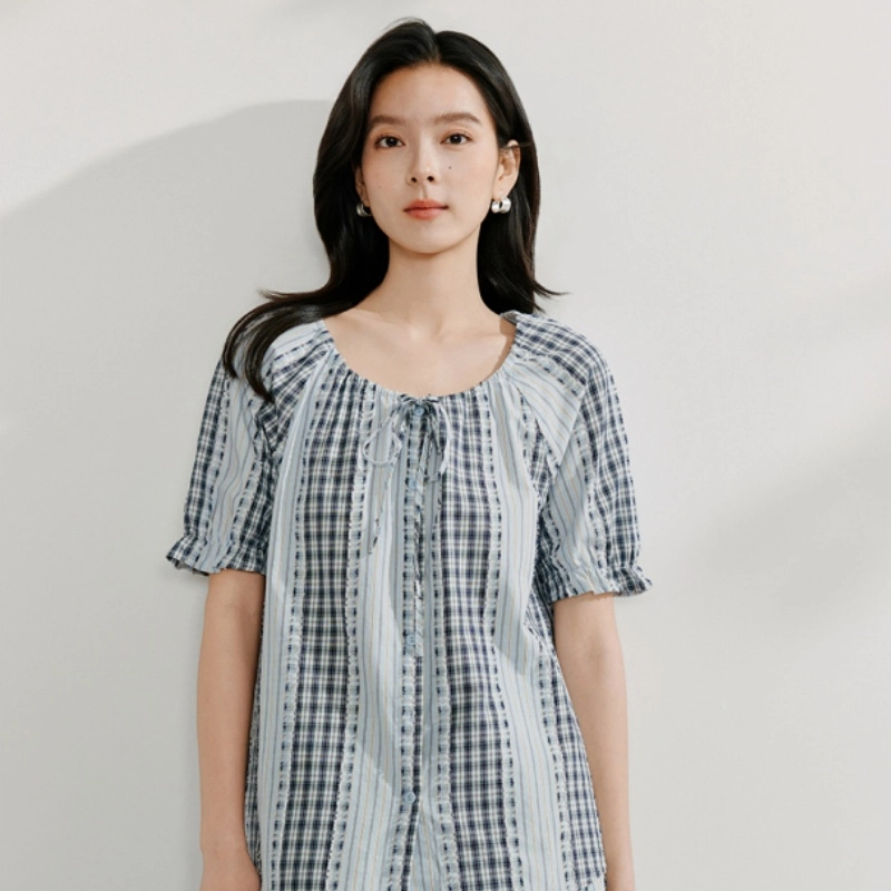 茵曼 圆领格子条纹剪花宽松短袖衬衫 女款 彩蓝格