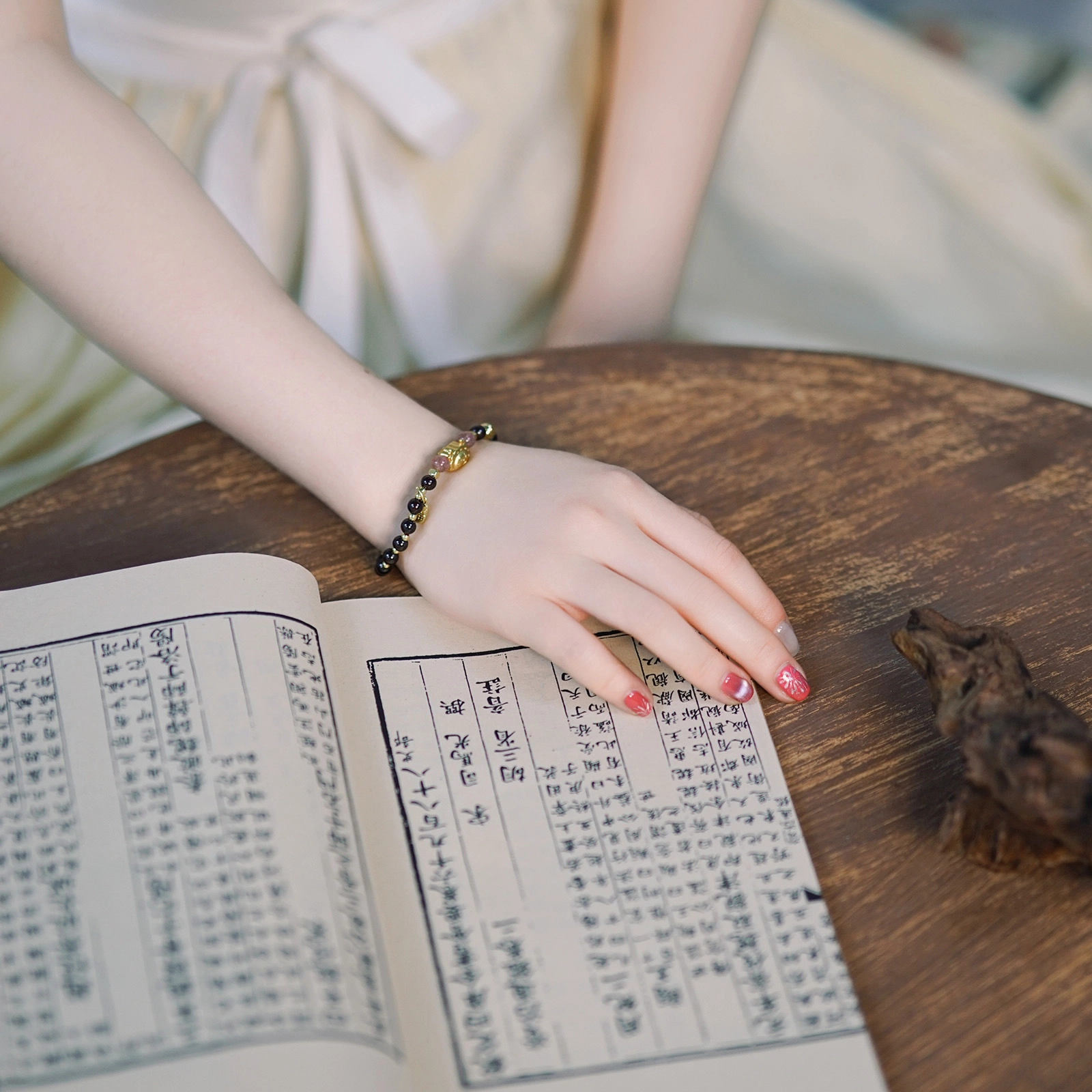 北隐 国风新中式守护饺子龙招财福牌 水晶 玉石手串 女款