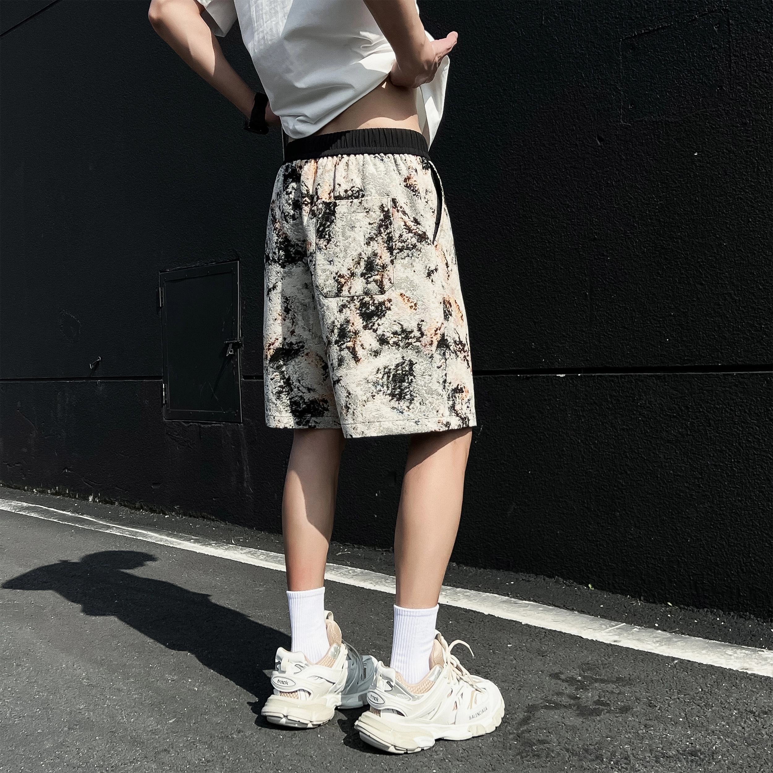 LA'T.WEEKEND 5
