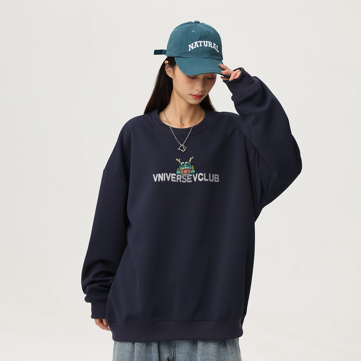 VniVerseVClub Q