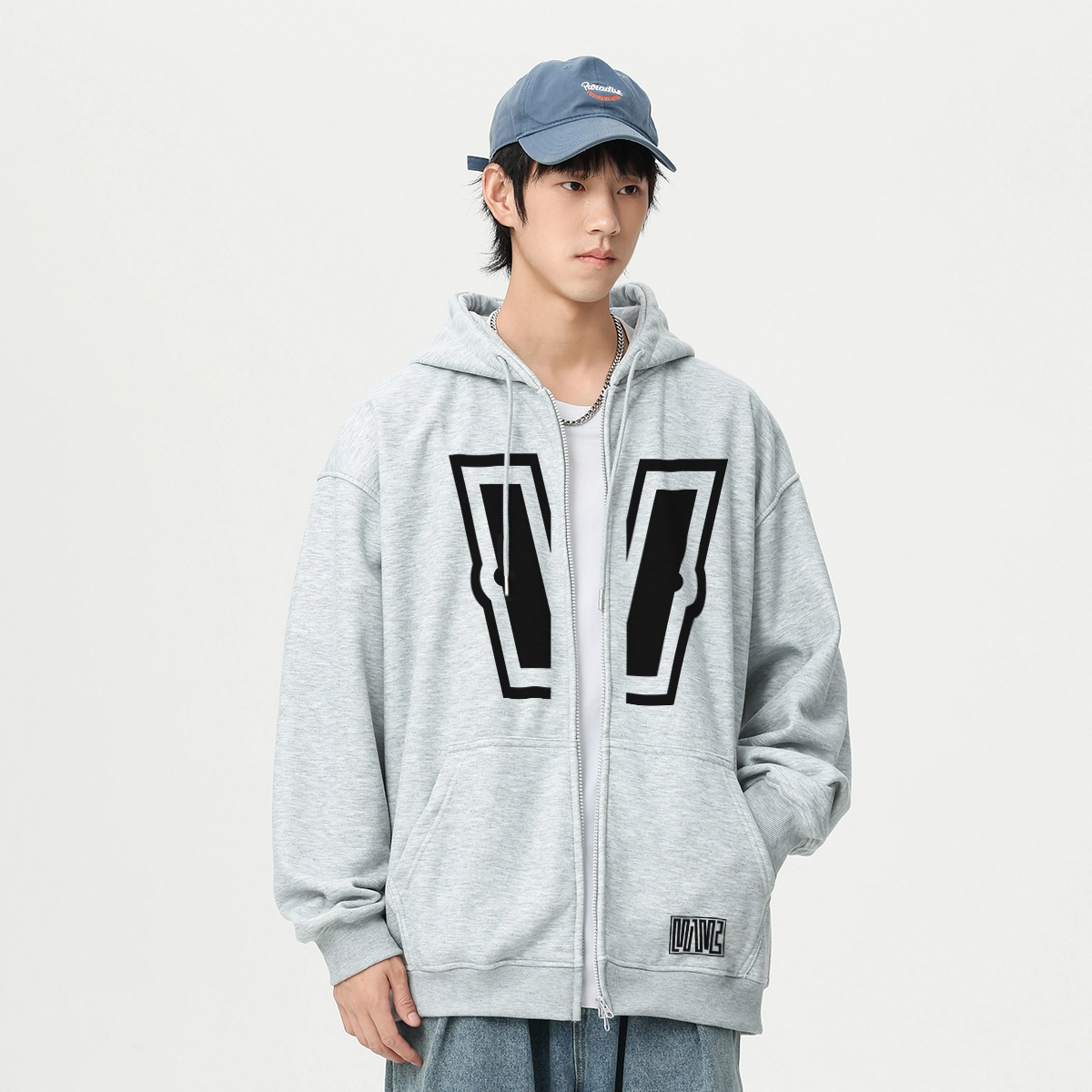 VniVerseVClub VLogo