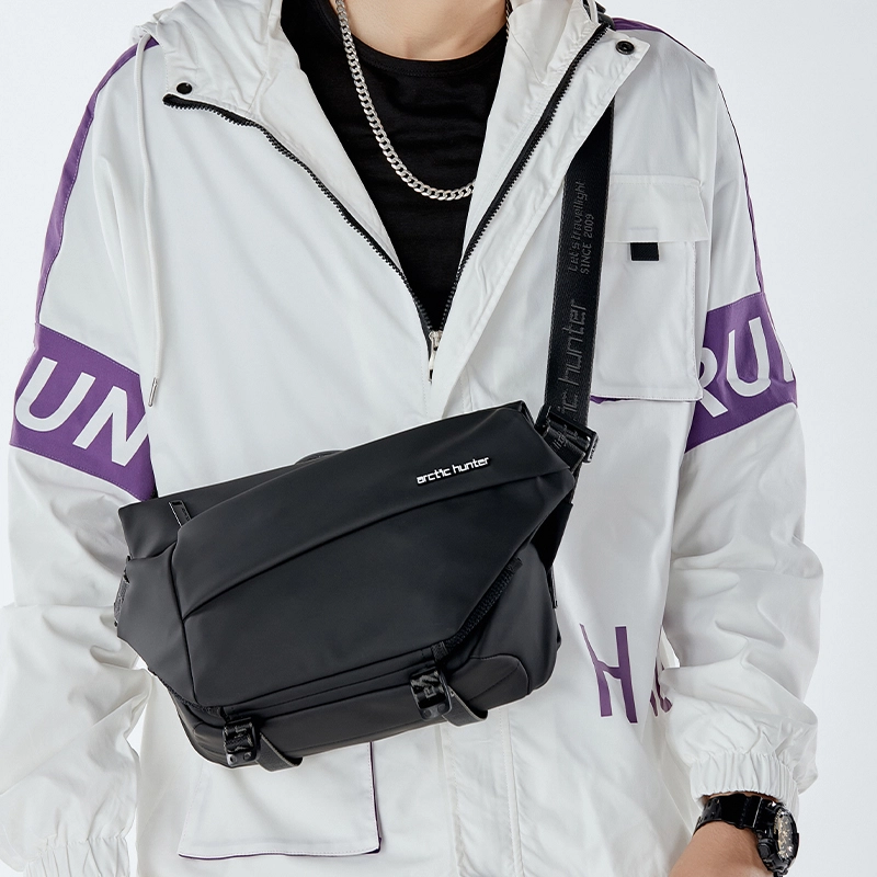 ARCTIC HUNTER