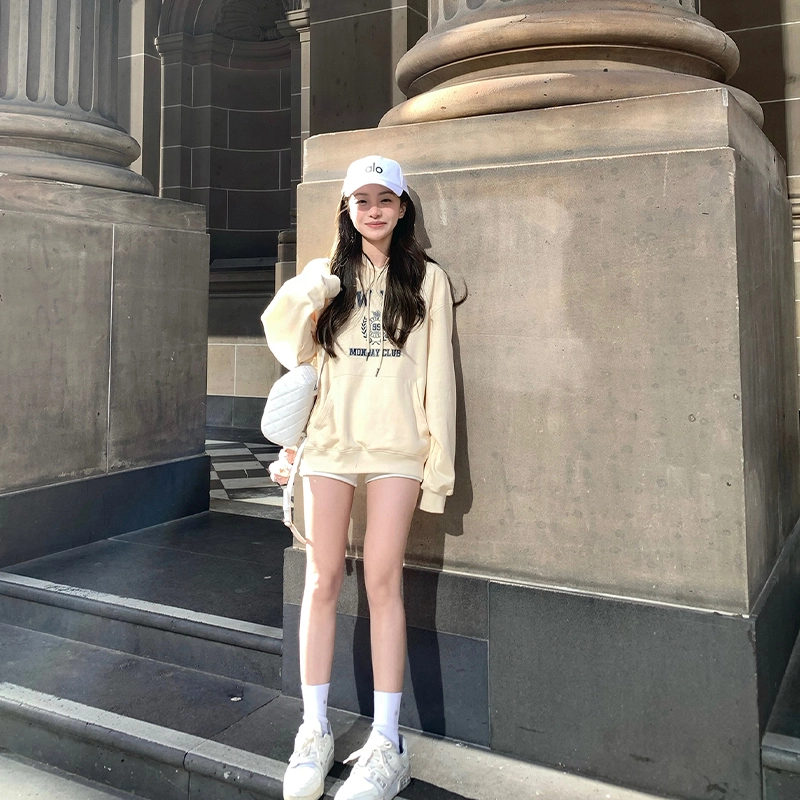 花蔓色 美式复古套头长袖休闲宽松落肩上衣时尚字母印花连帽卫衣 女款
