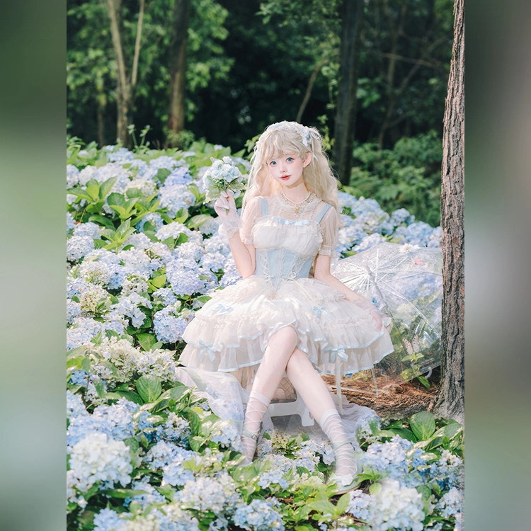 AMUNITS lolita