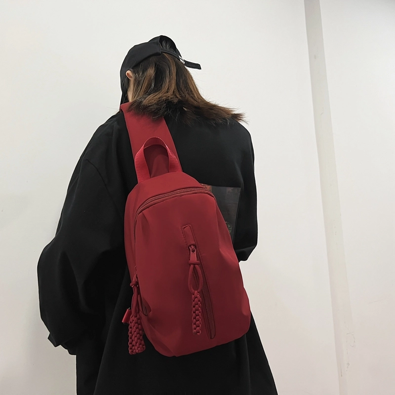 德力熊 耐磨编绳简约休闲运动 尼龙 斜挎包胸包 常规 男女同款情侣款 白色/红色/黑色