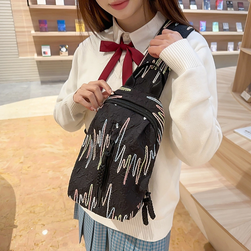 德力熊 休闲时尚百搭 尼龙 胸包 男女同款情侣款 多色