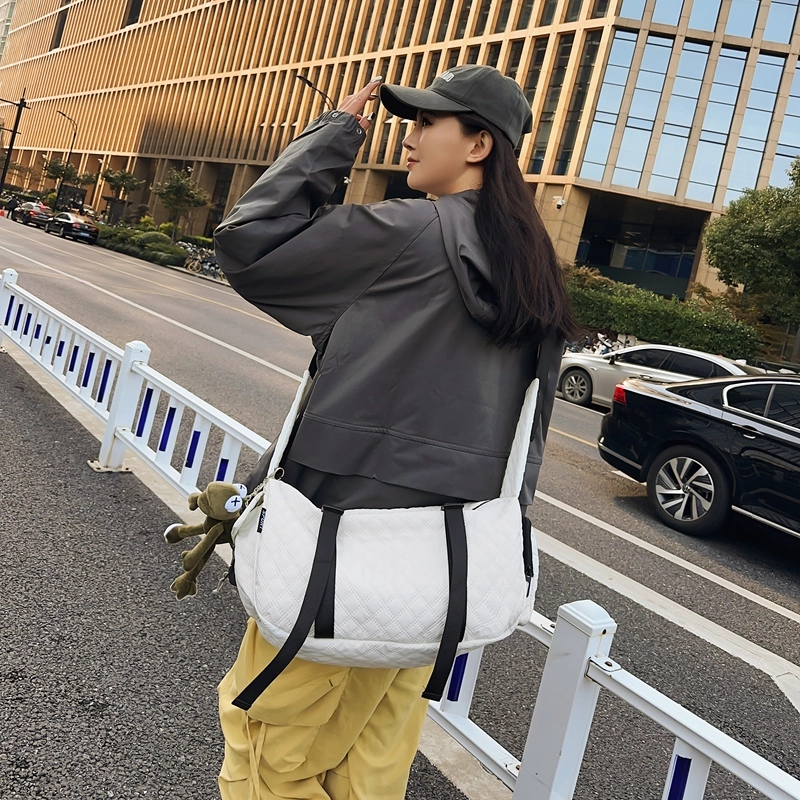 德力熊 单肩包带挂件尼龙大号休闲简约可单肩可斜挎 男女同款情侣款 多色