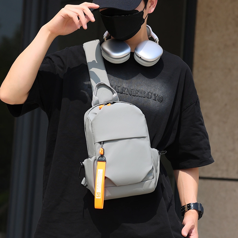 彤彤兔 休闲时尚潮流防水多功能 牛津布 胸包 男款 多色