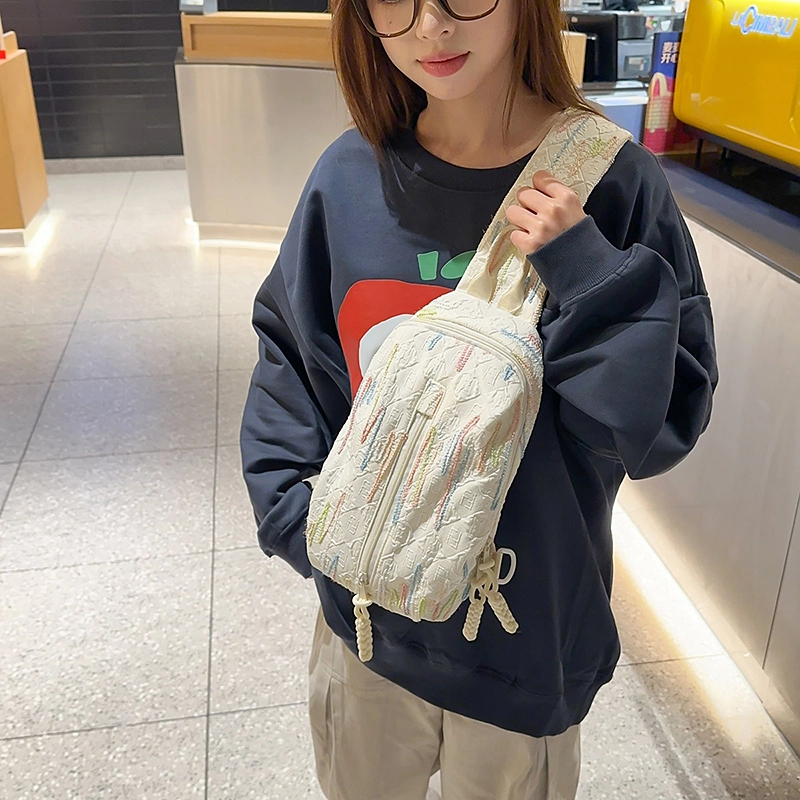 德力熊 休闲时尚百搭 尼龙 胸包 男女同款情侣款 多色