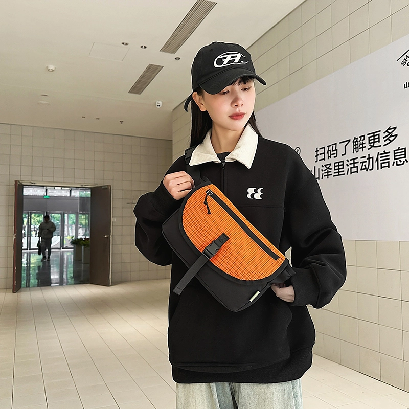 小众设计日常休闲通勤质感胸包运动出行旅行邮差包骑行包小方包 尼龙 斜挎包 男女同款情侣款 多色