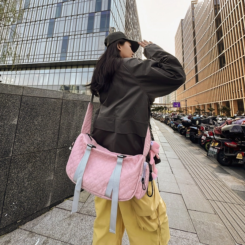 德力熊 单肩包带挂件尼龙大号休闲简约可单肩可斜挎 男女同款情侣款 多色