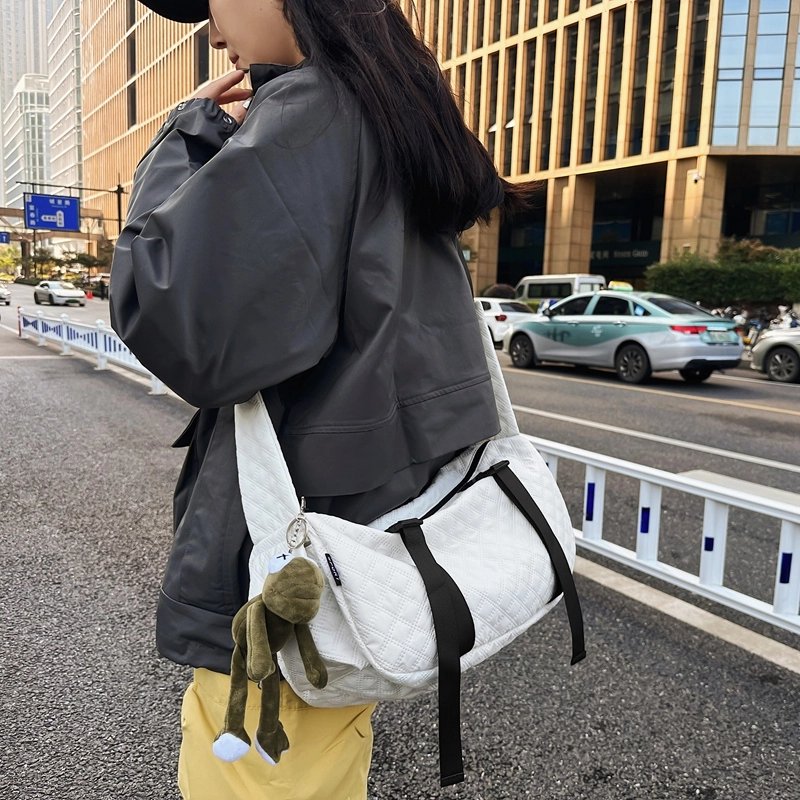 德力熊 单肩包带挂件尼龙大号休闲简约可单肩可斜挎 男女同款情侣款 多色