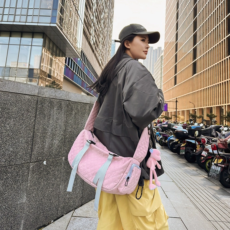 德力熊 单肩包带挂件尼龙大号休闲简约可单肩可斜挎 男女同款情侣款 多色
