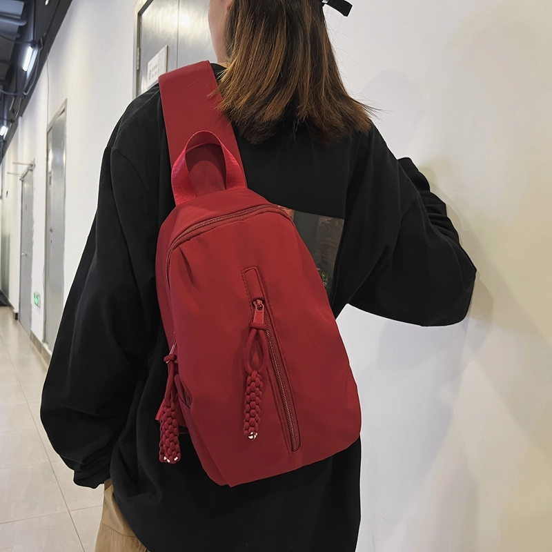德力熊 耐磨编绳简约休闲运动 尼龙 斜挎包胸包 常规 男女同款情侣款 白色/红色/黑色