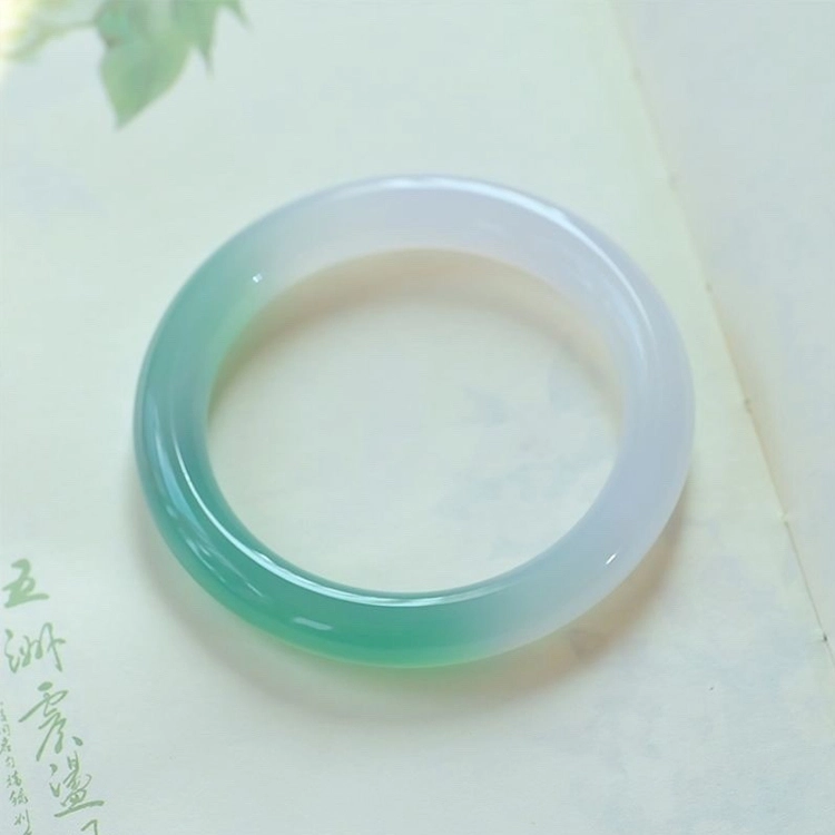 六珍堂 新中式设计感半山半水半白半绿远山黛高冰镯圆条油青玉古风汉服旗袍 玉髓 手镯 女款