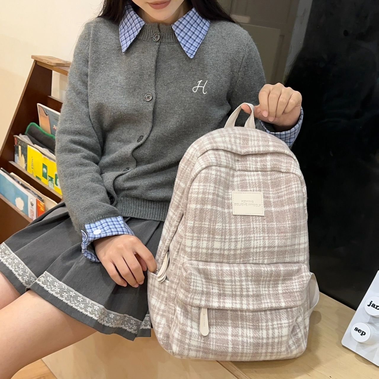 泰克森 大容量 时尚 潮流 呢子 双肩包 常规 男女同款情侣款 米白色/黑色/红色/卡其色