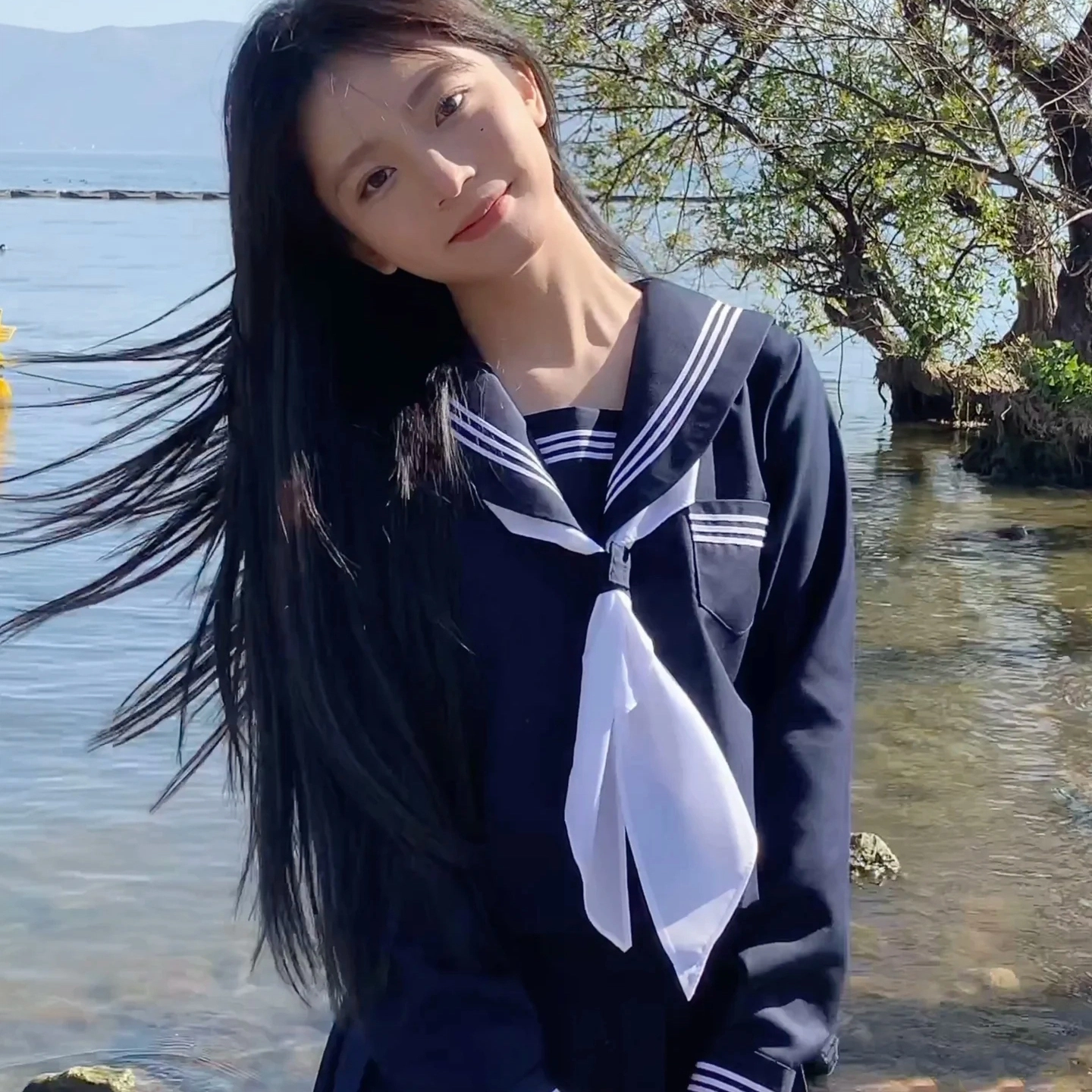 美丽衣橱 日系学院风海军领长袖衬衫纯色褶饰休闲短裙裙装套装 女款 藏蓝色