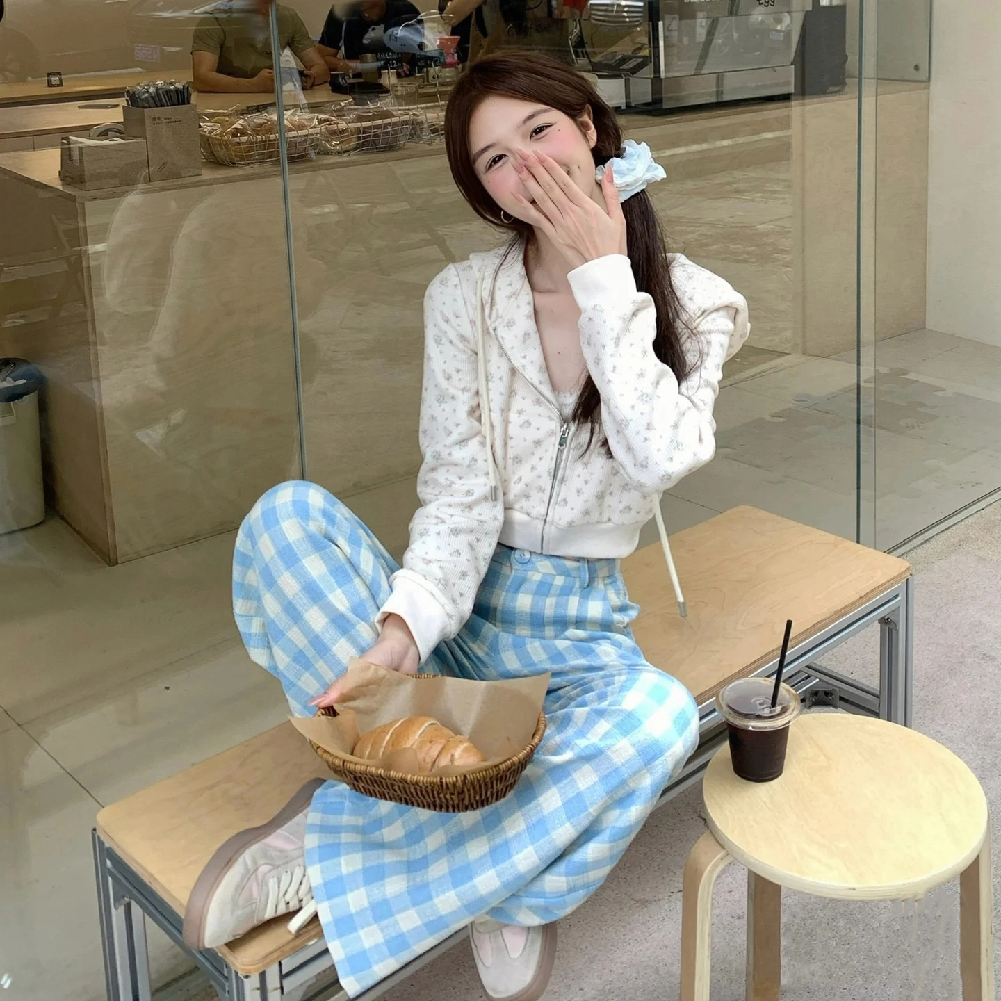 美丽衣橱 韩系甜美碎花连帽宽松小个子卫衣 女款 米白色