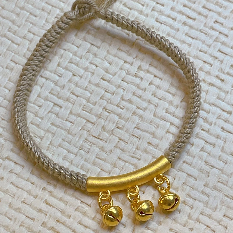 999
