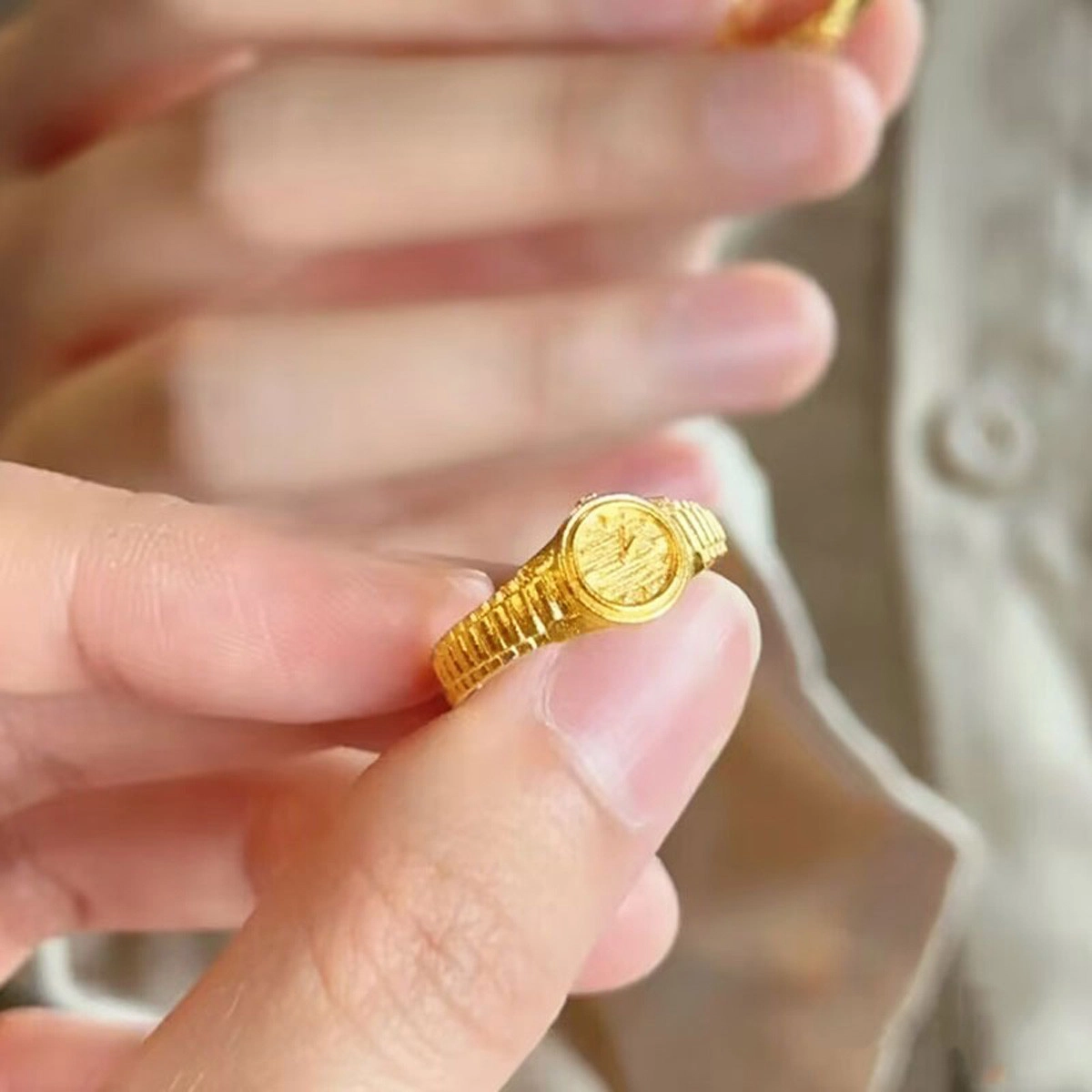 倾爱 小手表个性造型 足金 按克计价 黄金戒指 女款