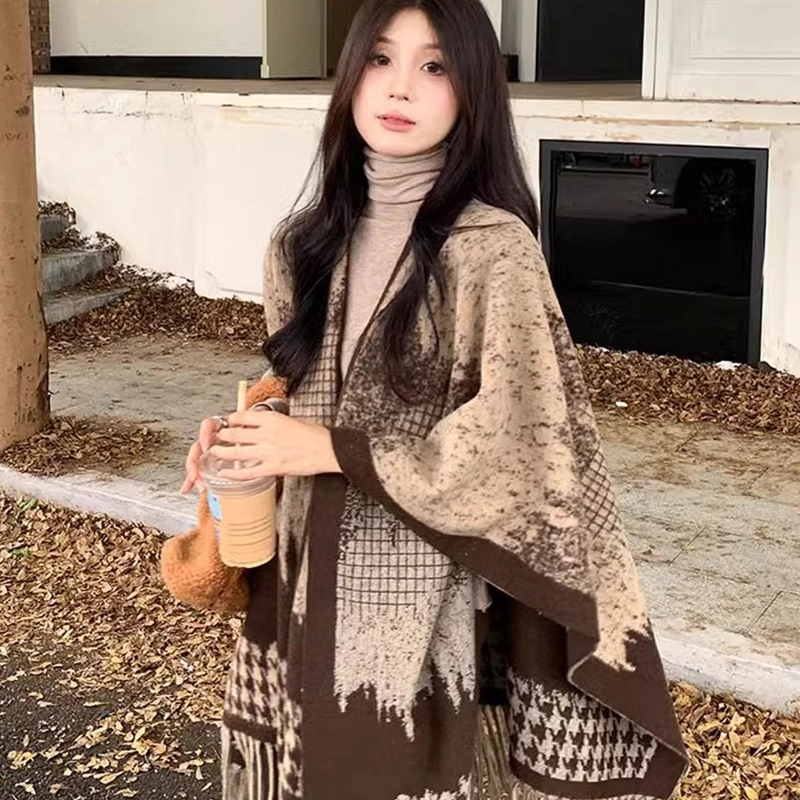 纳兰杜 民族风流苏实用旅行穿搭高级感保暖 礼盒装 仿羊绒 披肩 女款 棕色/黑灰色