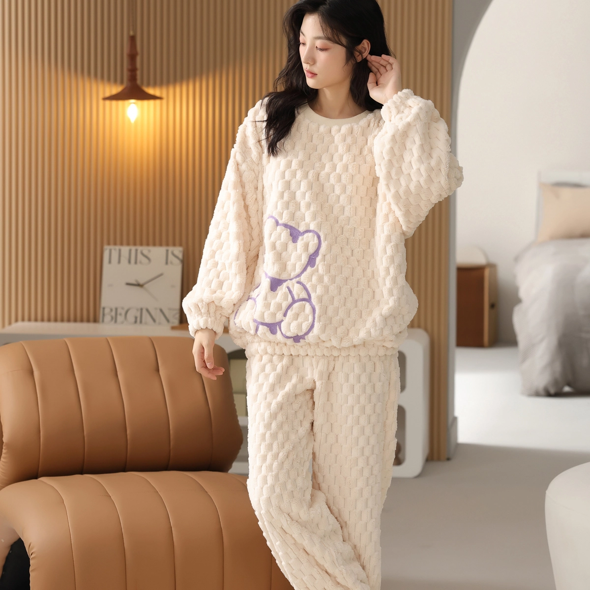 俏佳人 加绒加厚小熊格纹珊瑚绒套头宽松可外穿家居套装 女 杏色