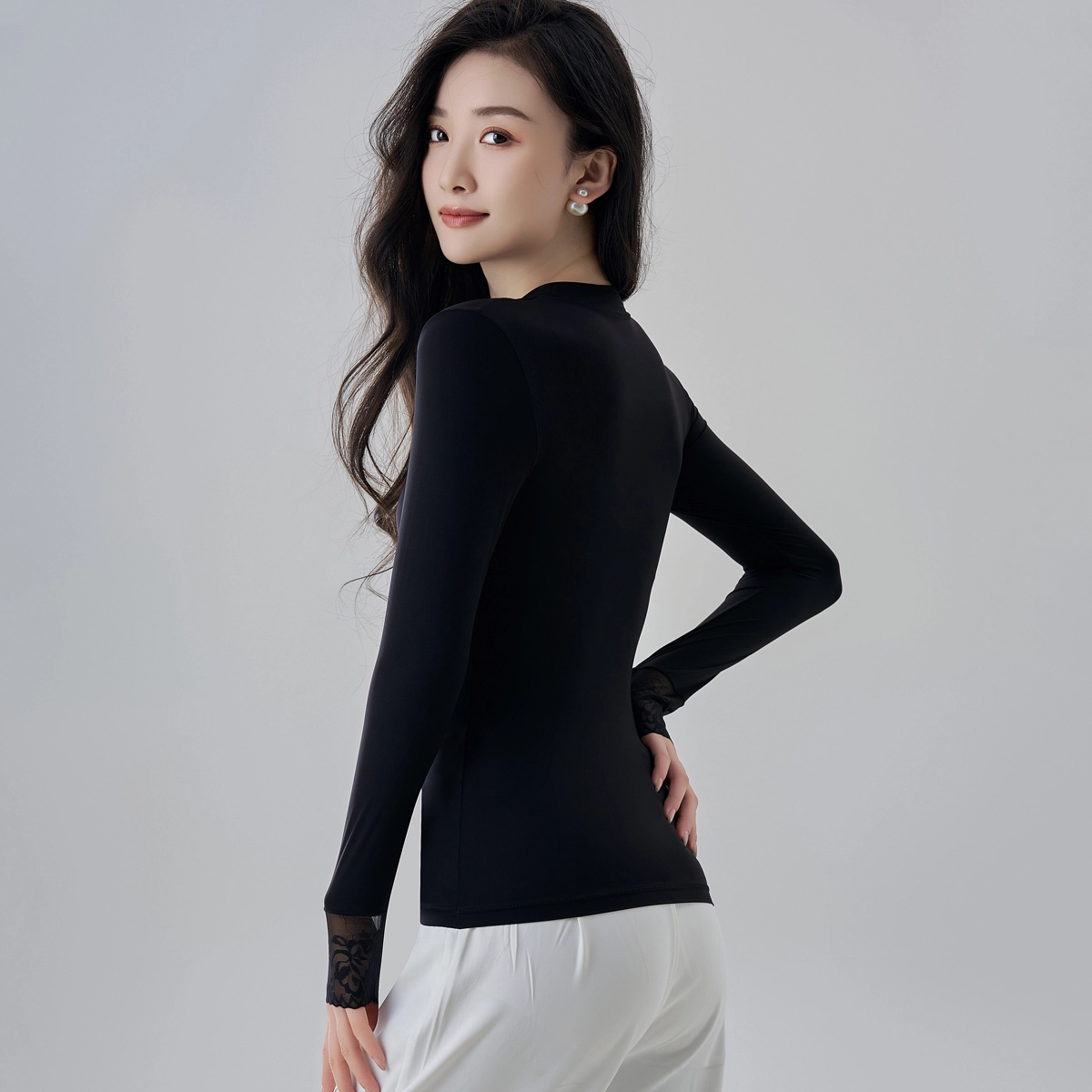 俏佳人 可外穿面膜玻尿酸润肤轻薄无痕圆领蕾丝边美肤衣高弹打底衣 女款