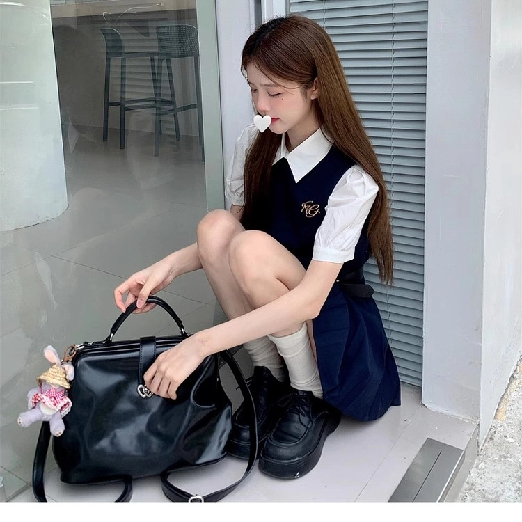 哒头下雨不愁 学院风设计感背带百褶连衣短裙装套装 女款