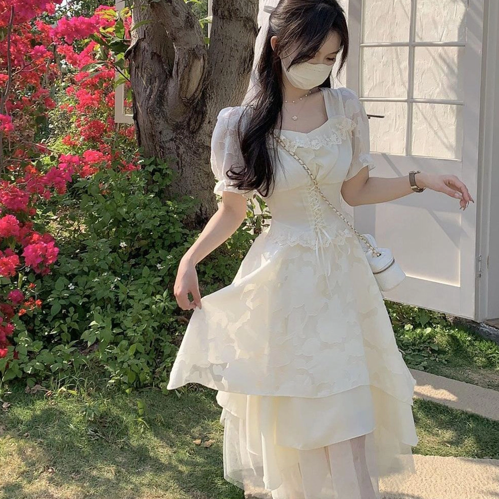 依钗 法式复古宫廷风纯色方领修身提花不规则裙边泡泡袖蕾丝绑带收腰白月光初恋公主裙短袖连衣裙 女款