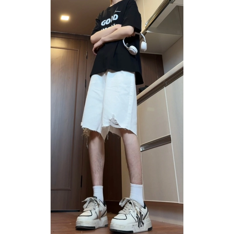 UNthemed