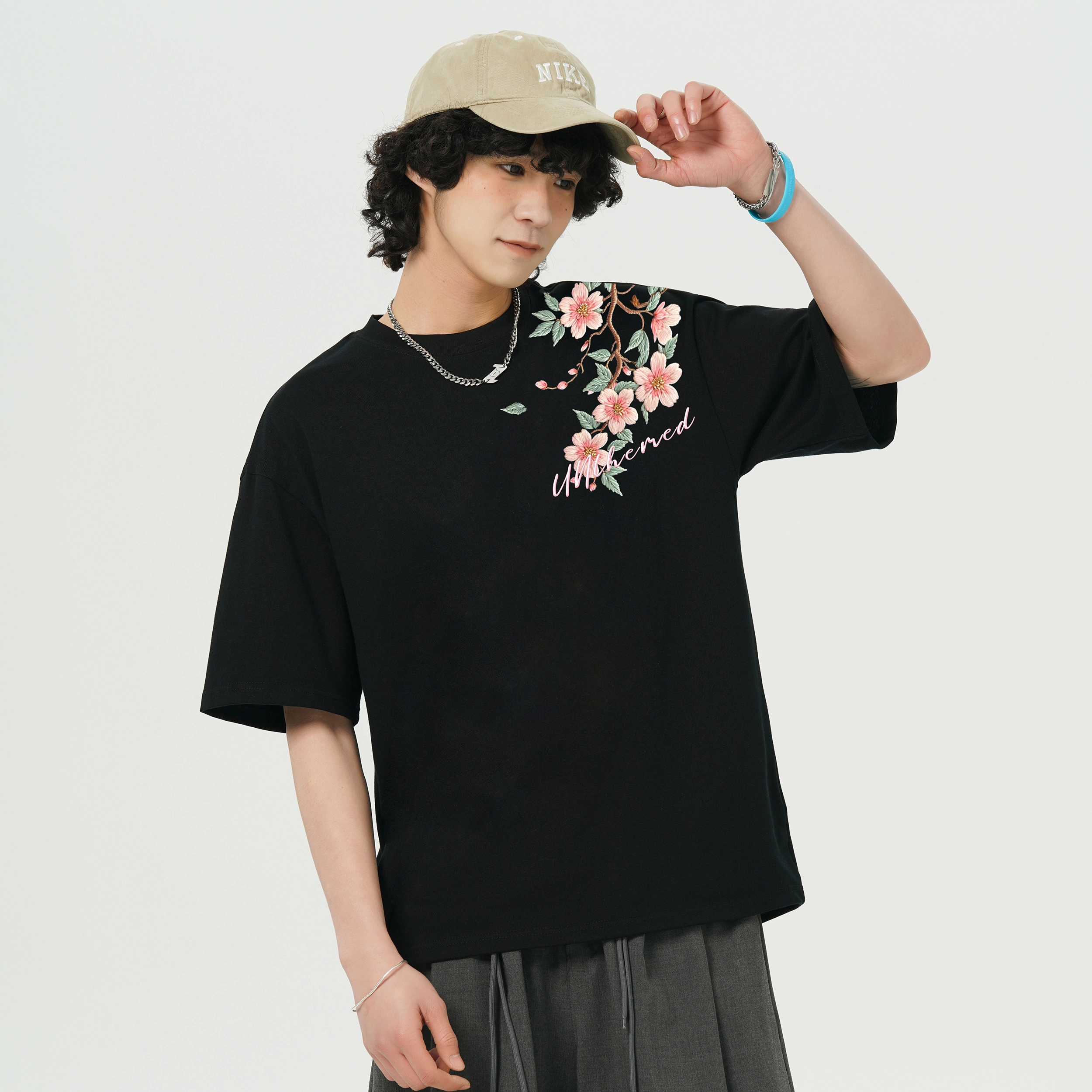 UNthemed T