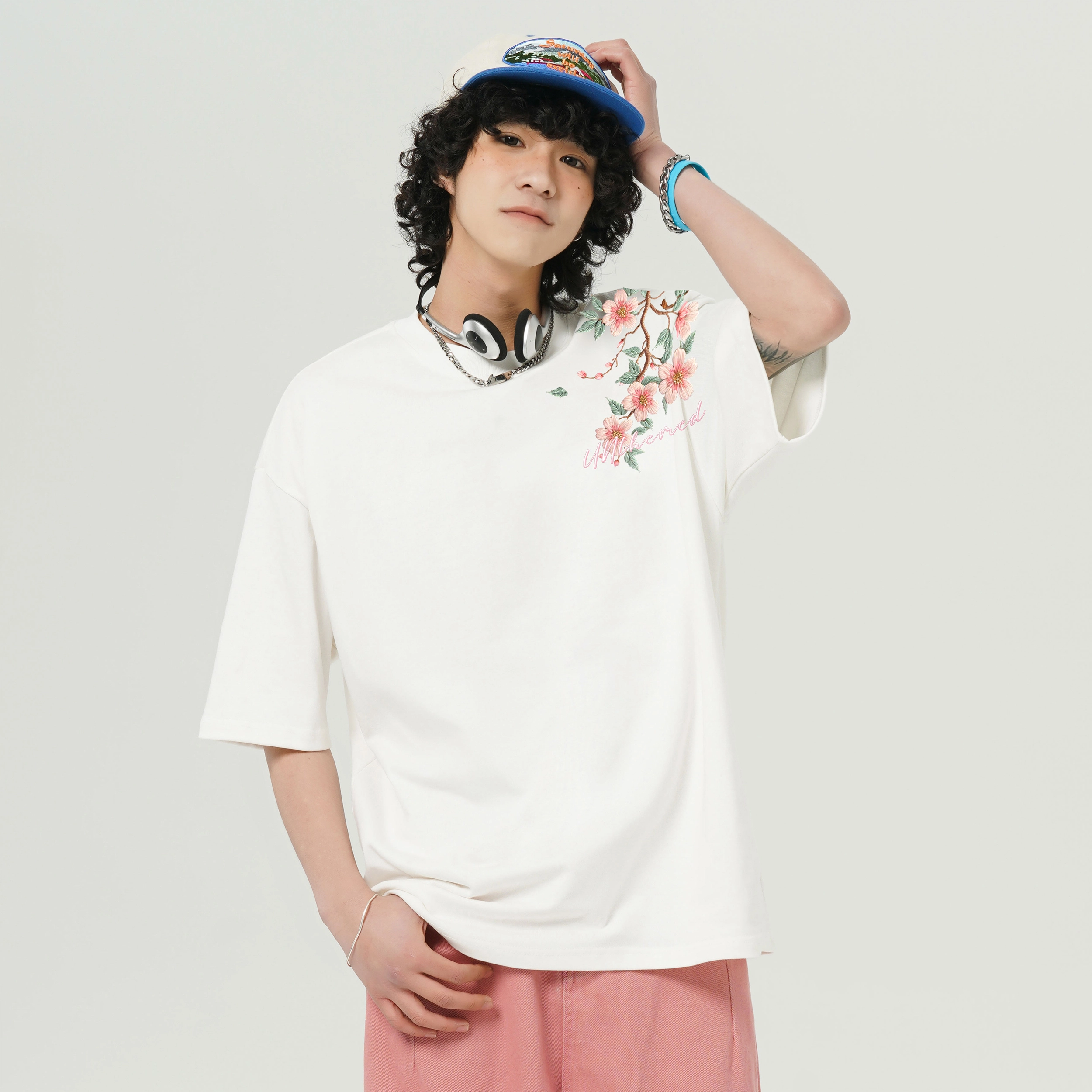 UNthemed T