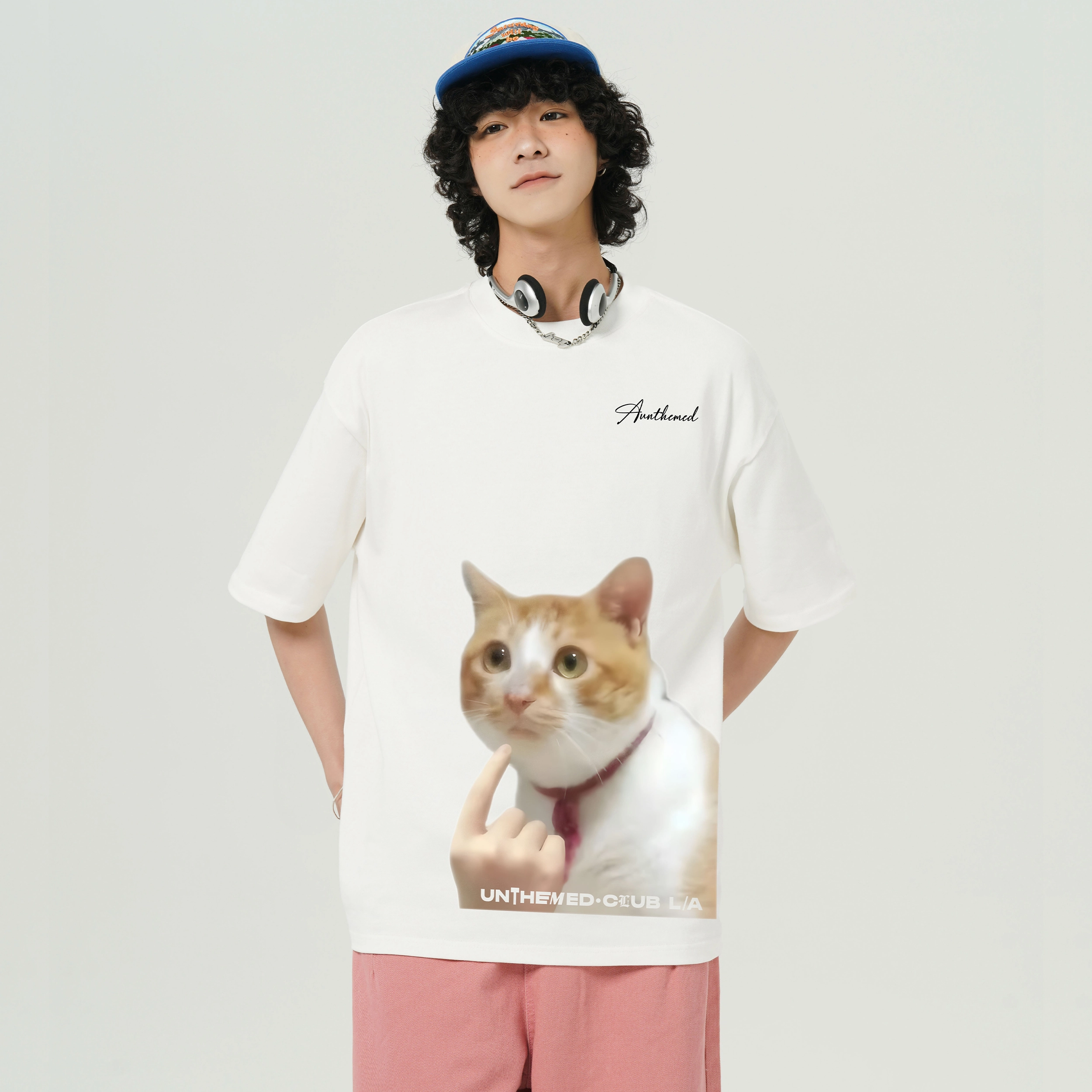 UNthemed T
