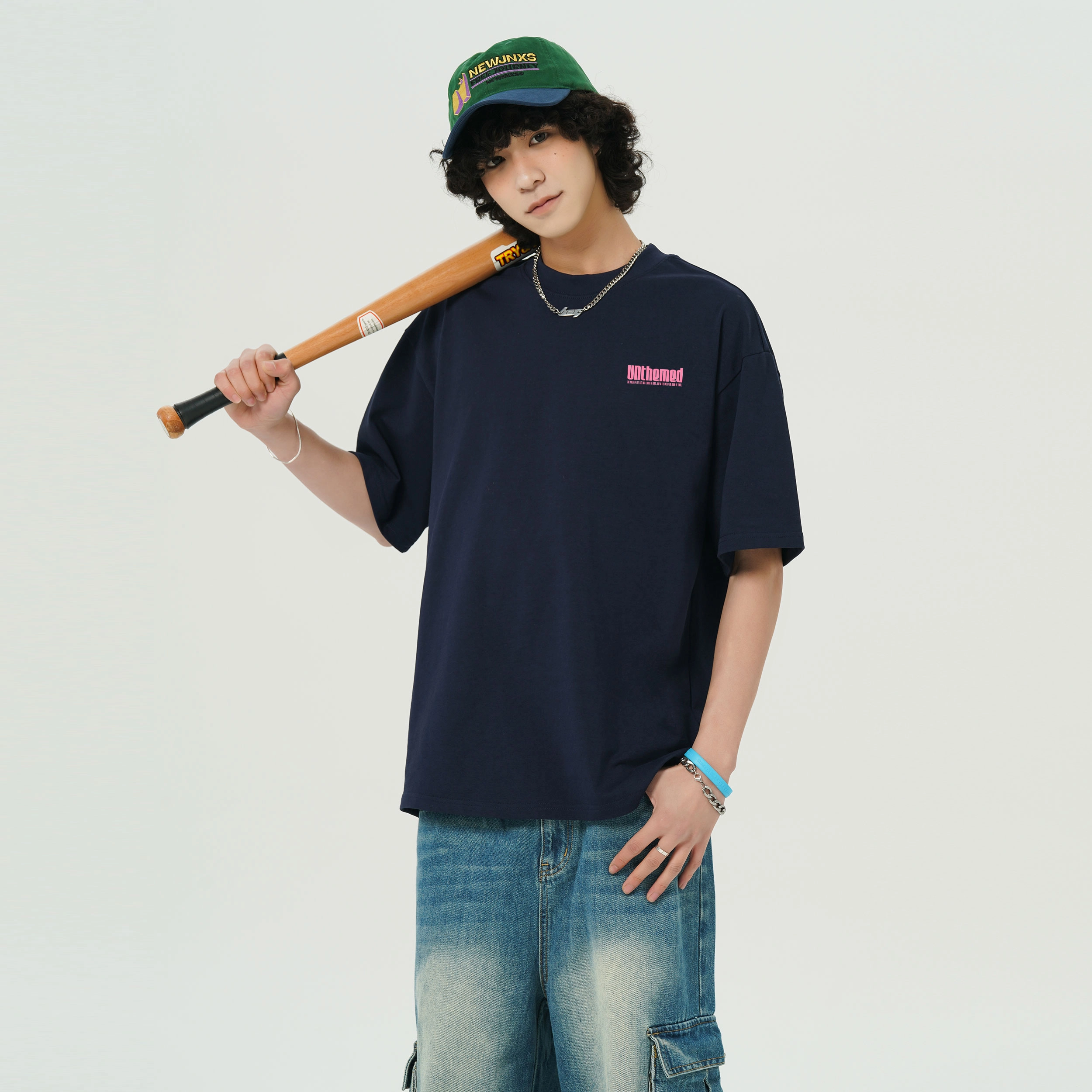 UNthemed T