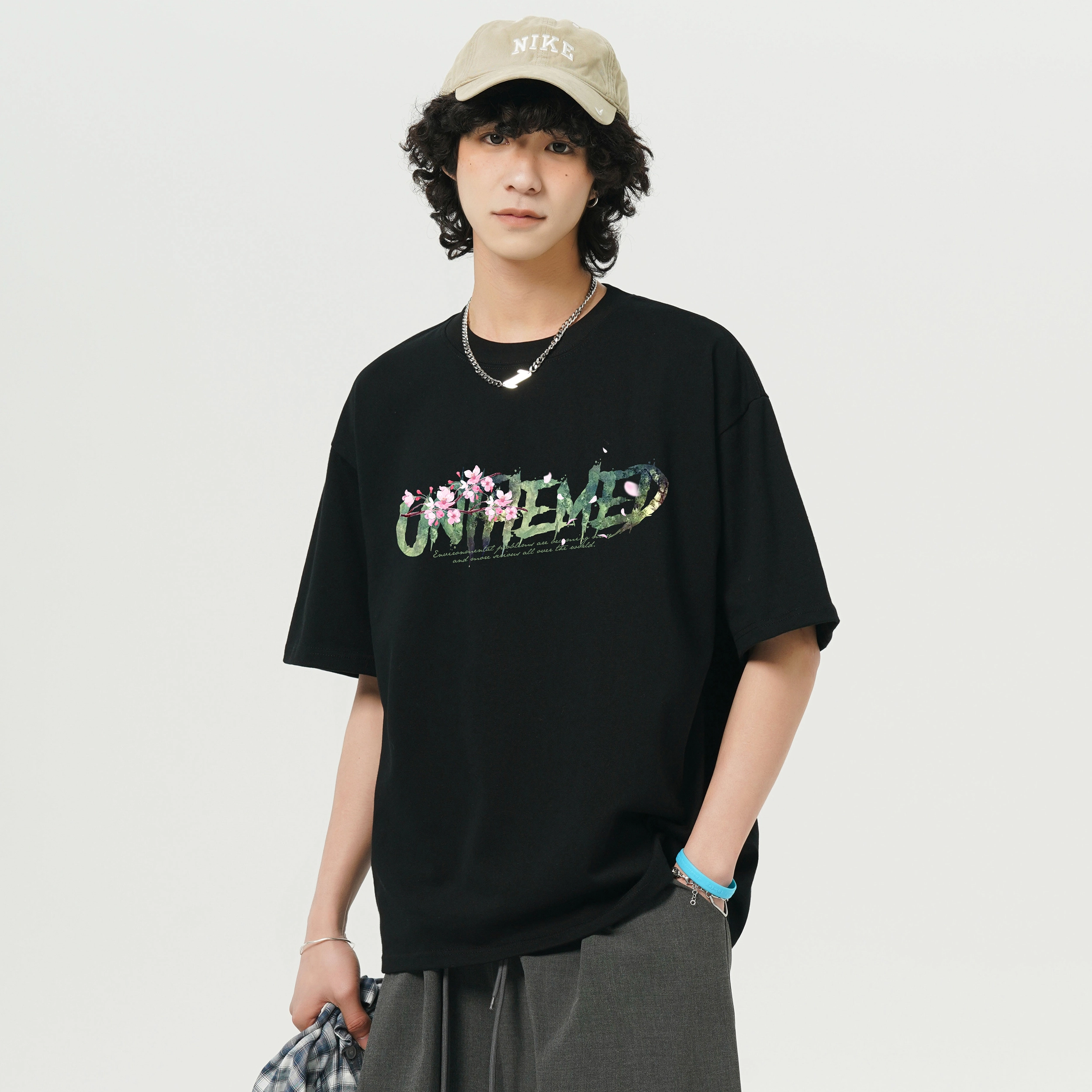 UNthemed T