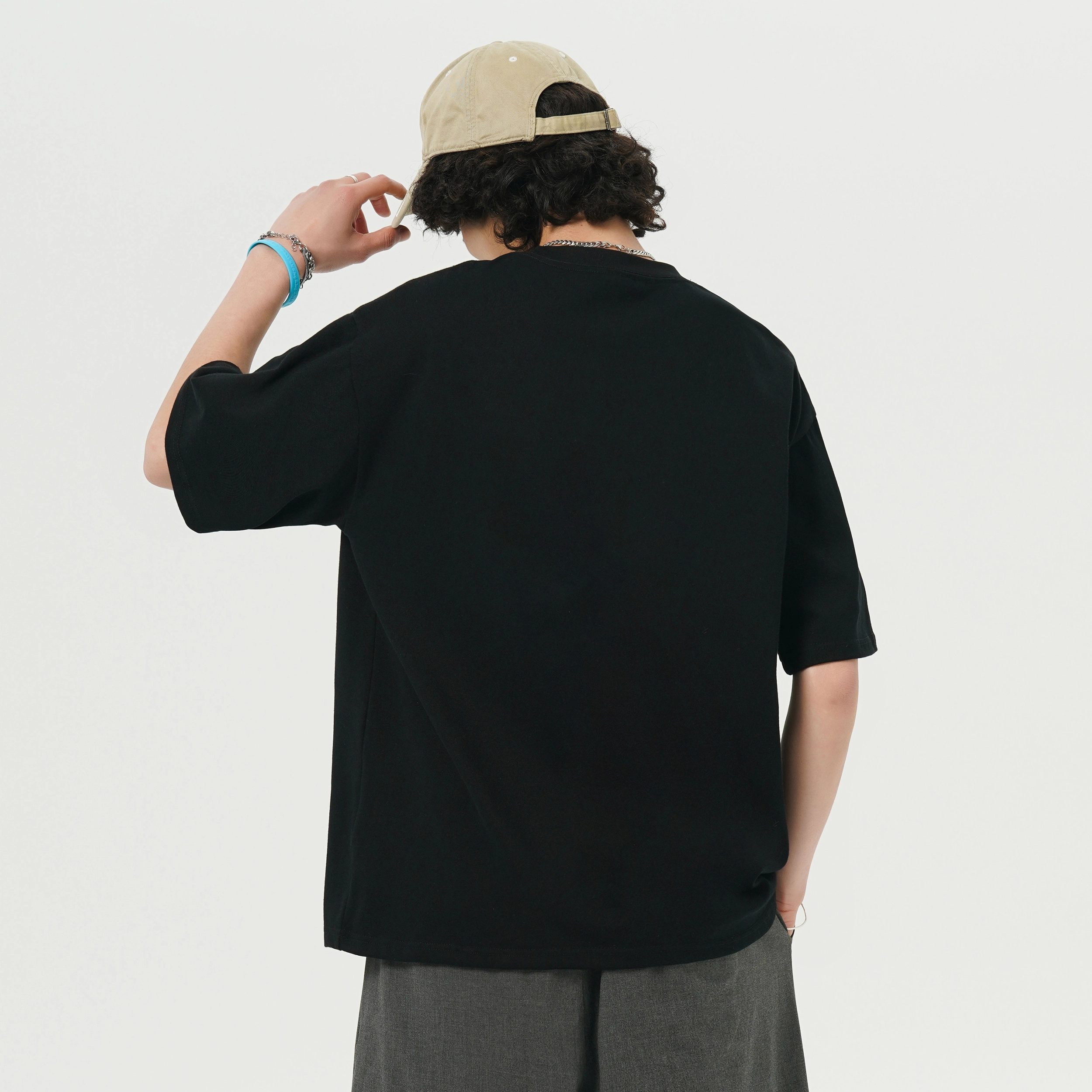 UNthemed T