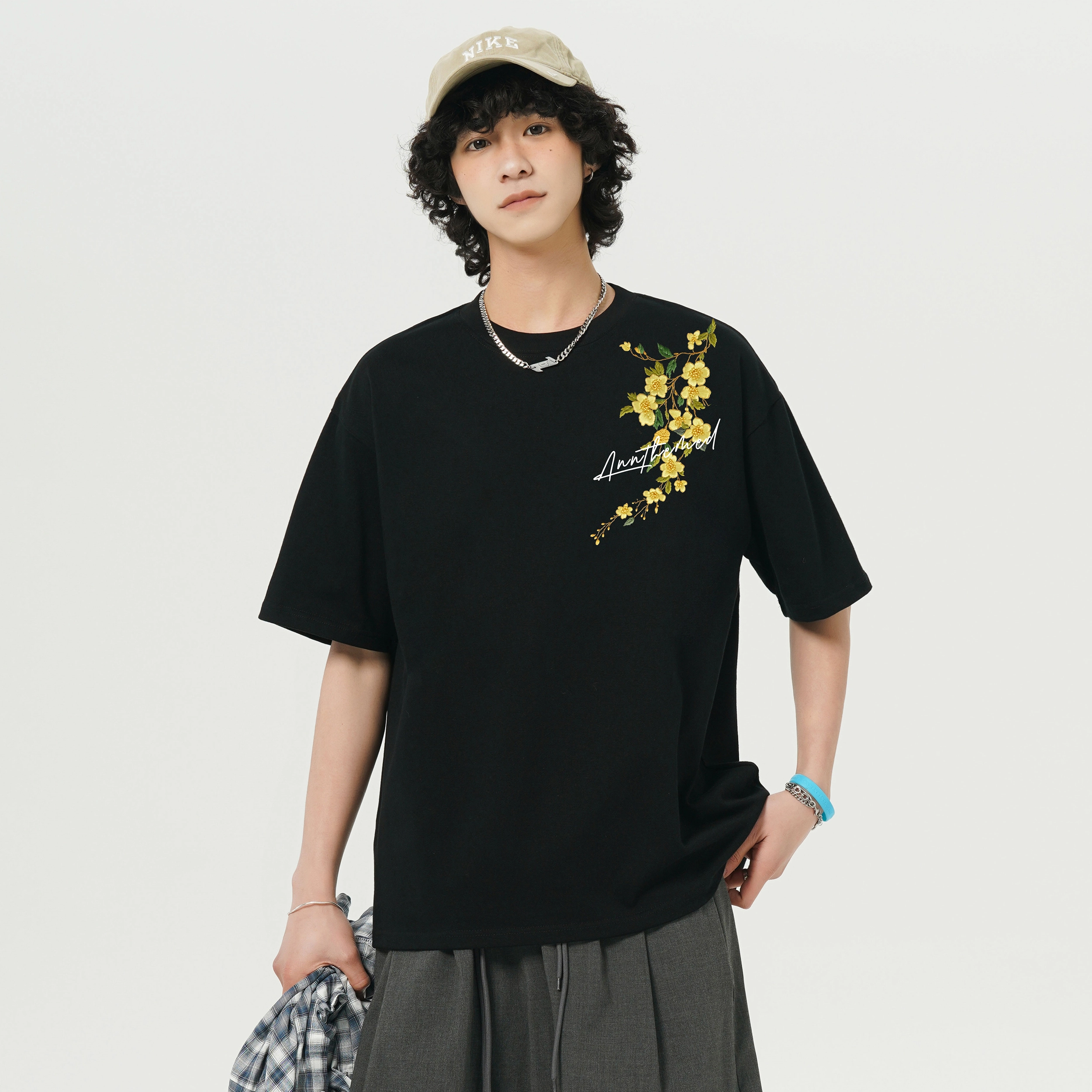 UNthemed T