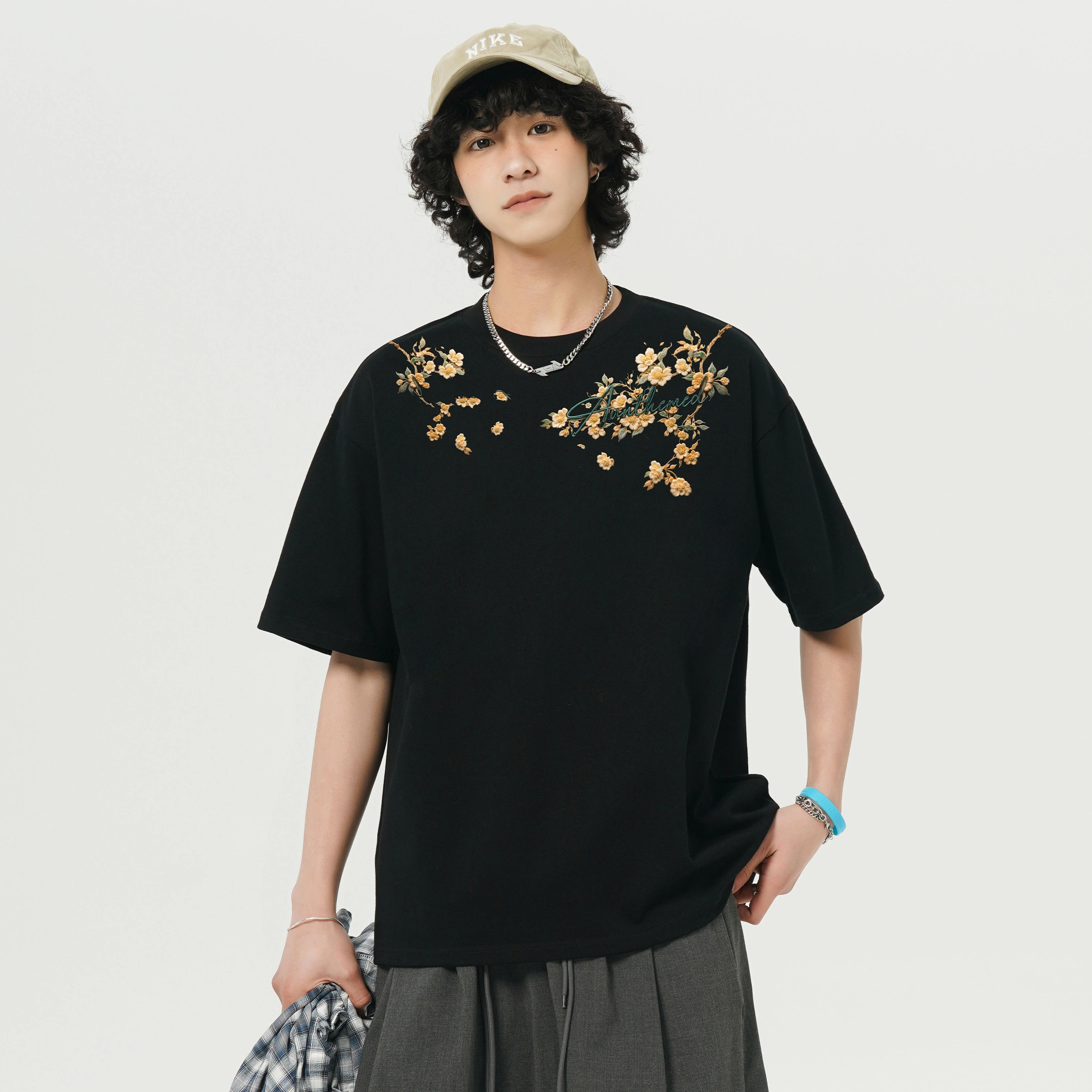 UNthemed T