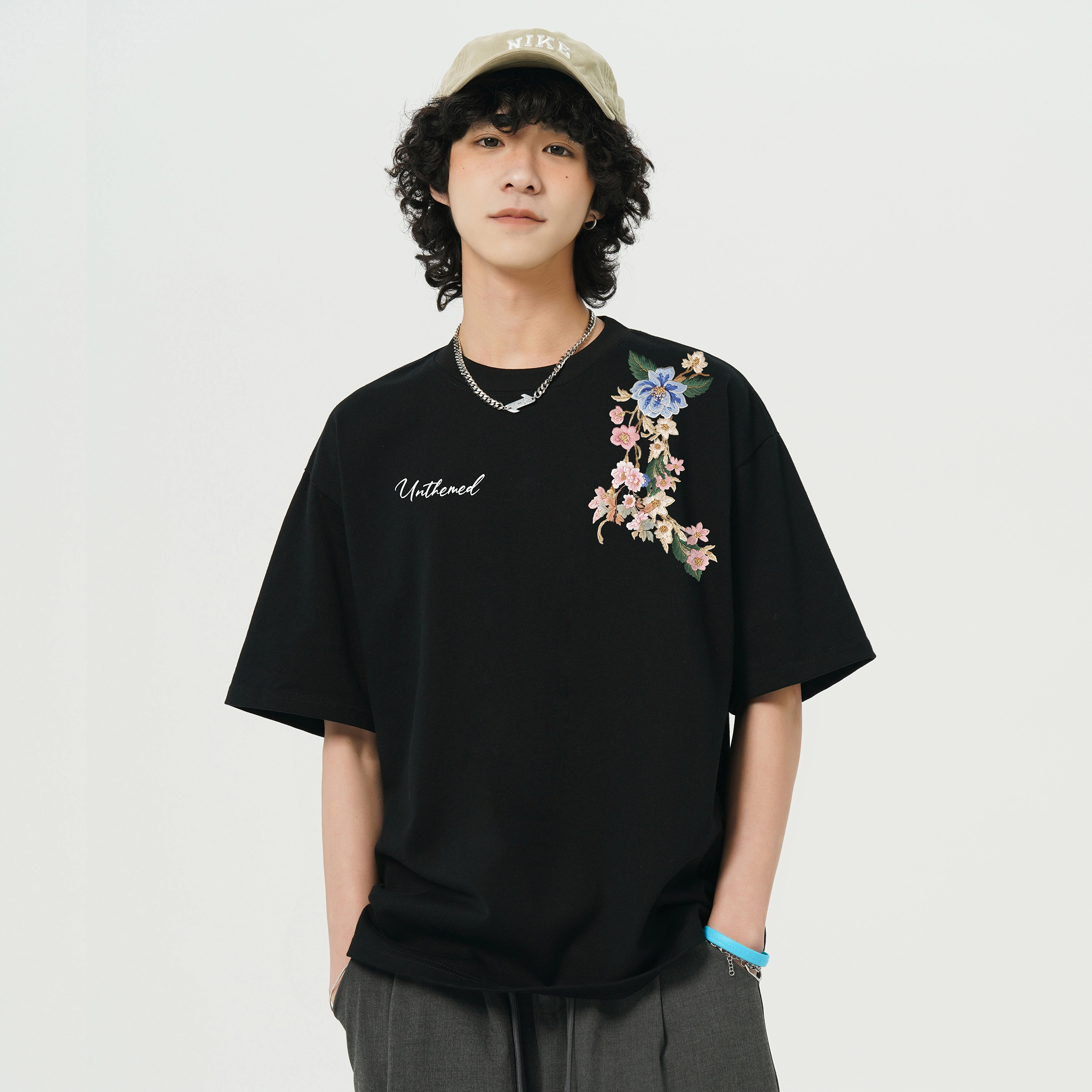UNthemed T